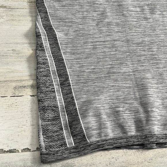 Athleta Gray tank size small - Picture 2 of 8